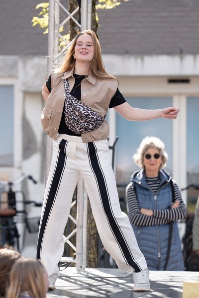 Modeshow 150_.jpg